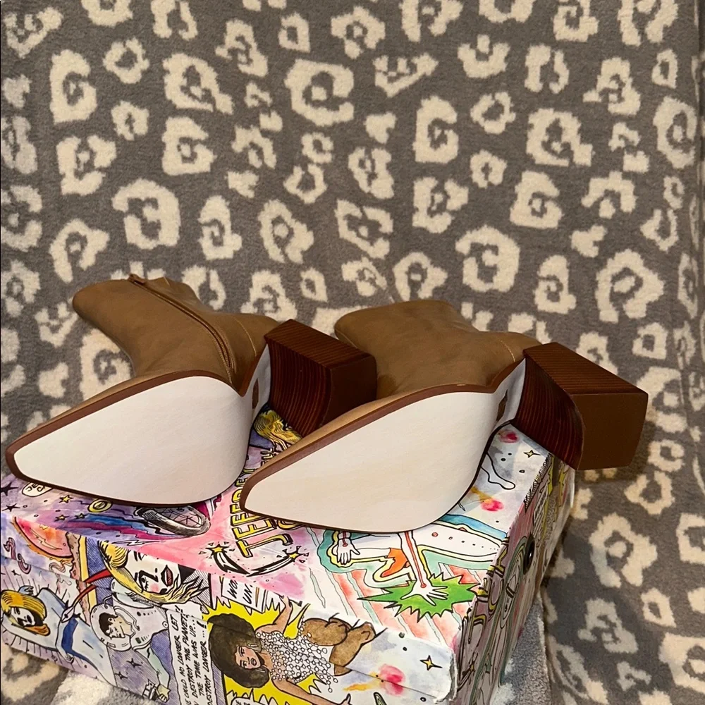 Jeffrey Campbell Sirenna Booties 👢👢 in Natural 😍😍  New & Never Worn 😍😍 - Picture 10 of 17
